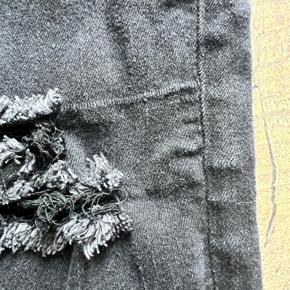 American Eagle Outfitters Black Ripped Skinny Jeans - Picture 6 of 6